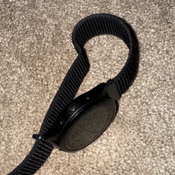 Garmin Forerunner 265 Black and Gray Smartwatch - Picture 4 of 5